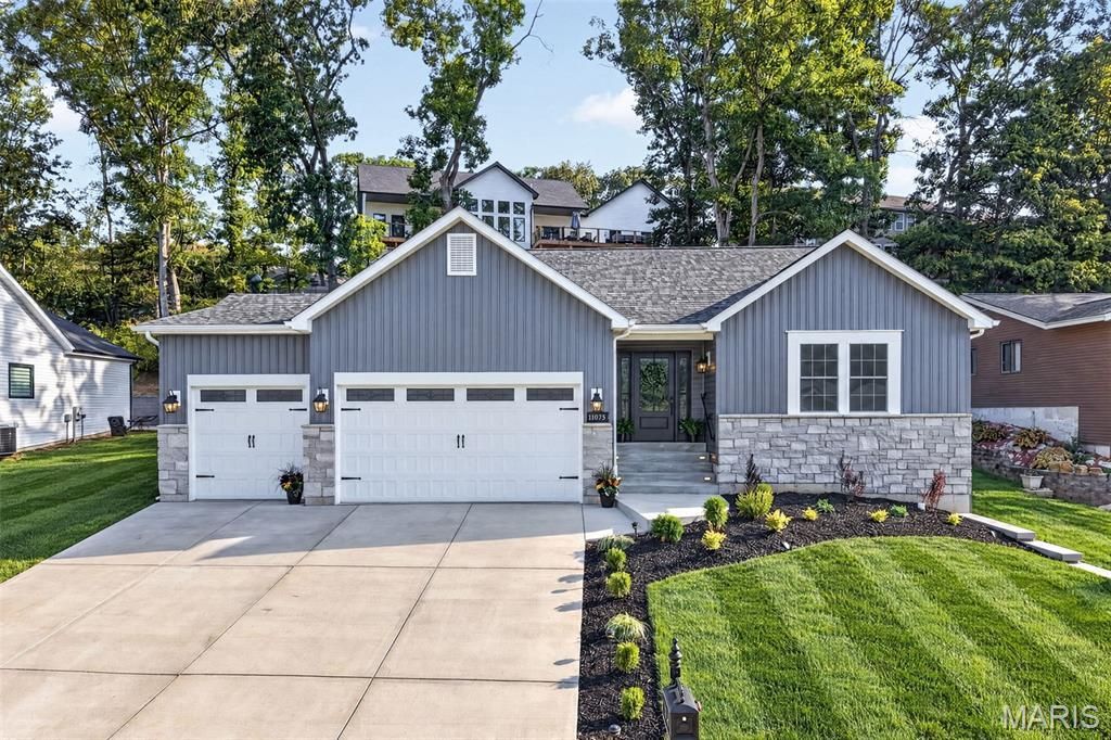 11075 Village Drive, Foristell, MO 63348 Main Photo