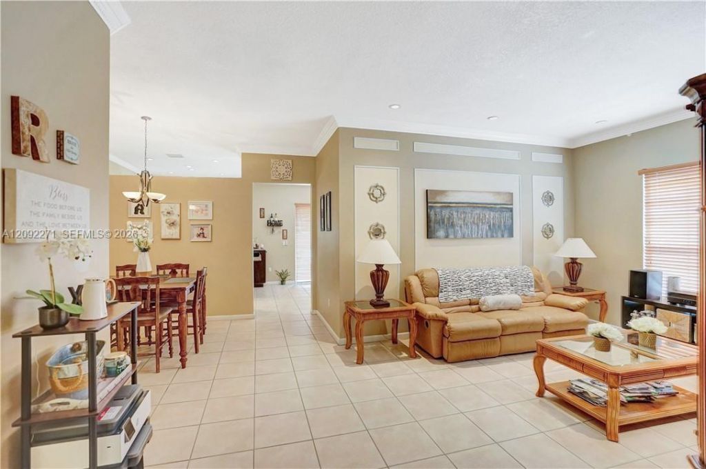 14361 N Royal Cove Cir, Unit 14361, Davie, FL 33325 Photo