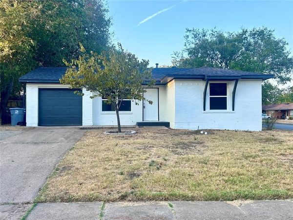 705 Jadewood Drive, Dallas, TX 75232