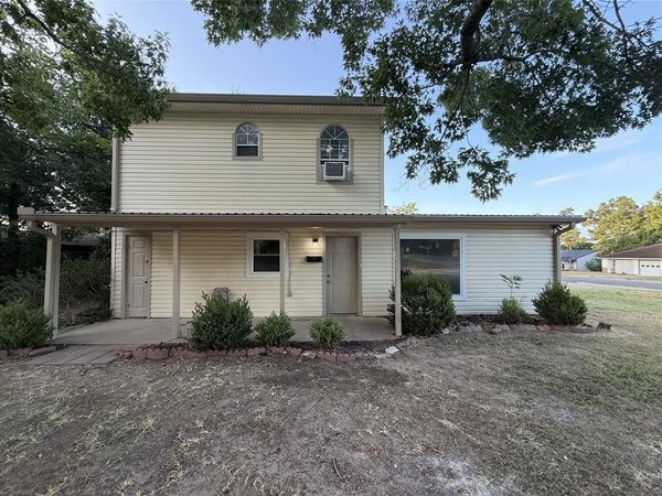 1405 Highland Avenue , Rockdale, TX 76567