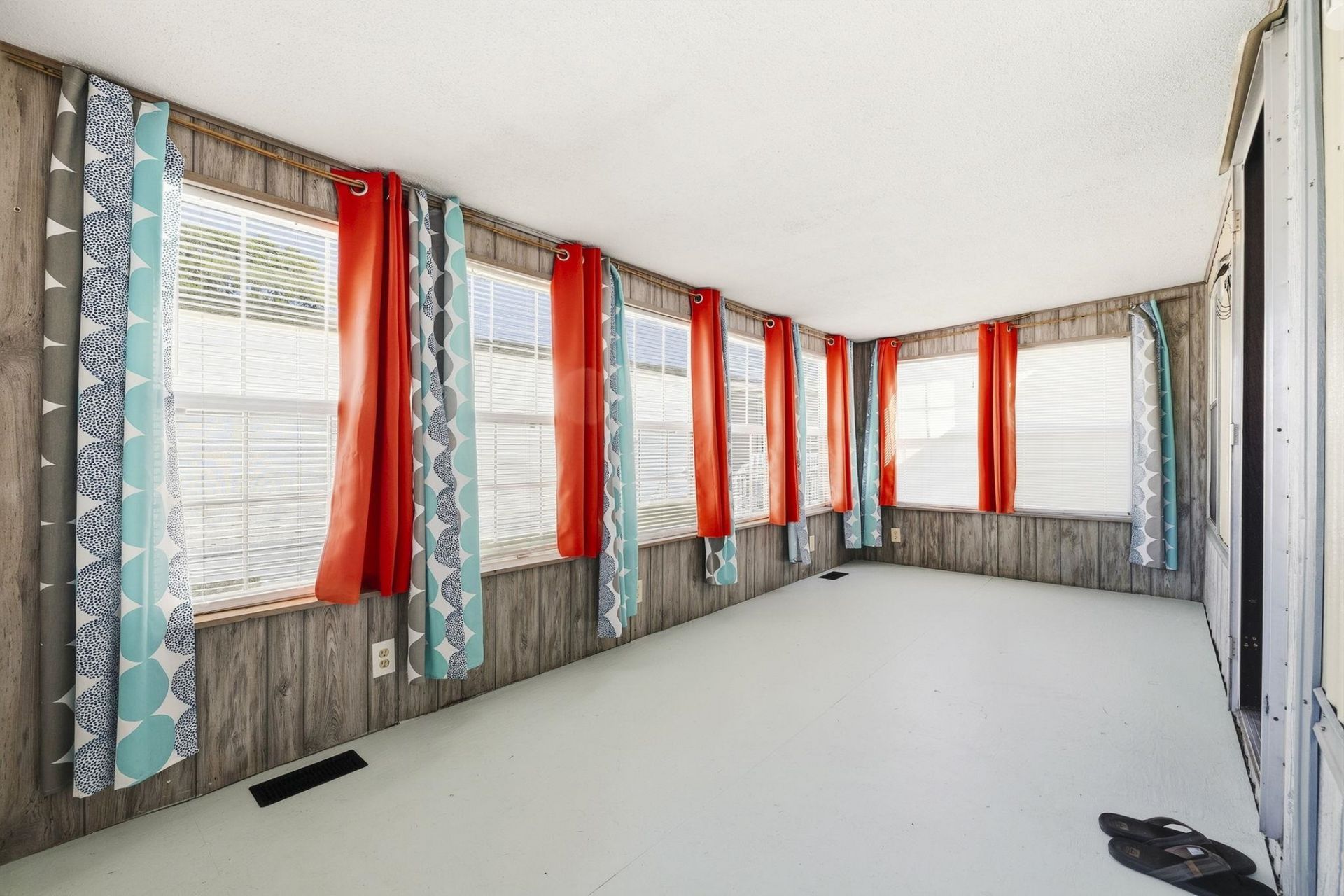 412 Seabreeze Dr. Photo 15