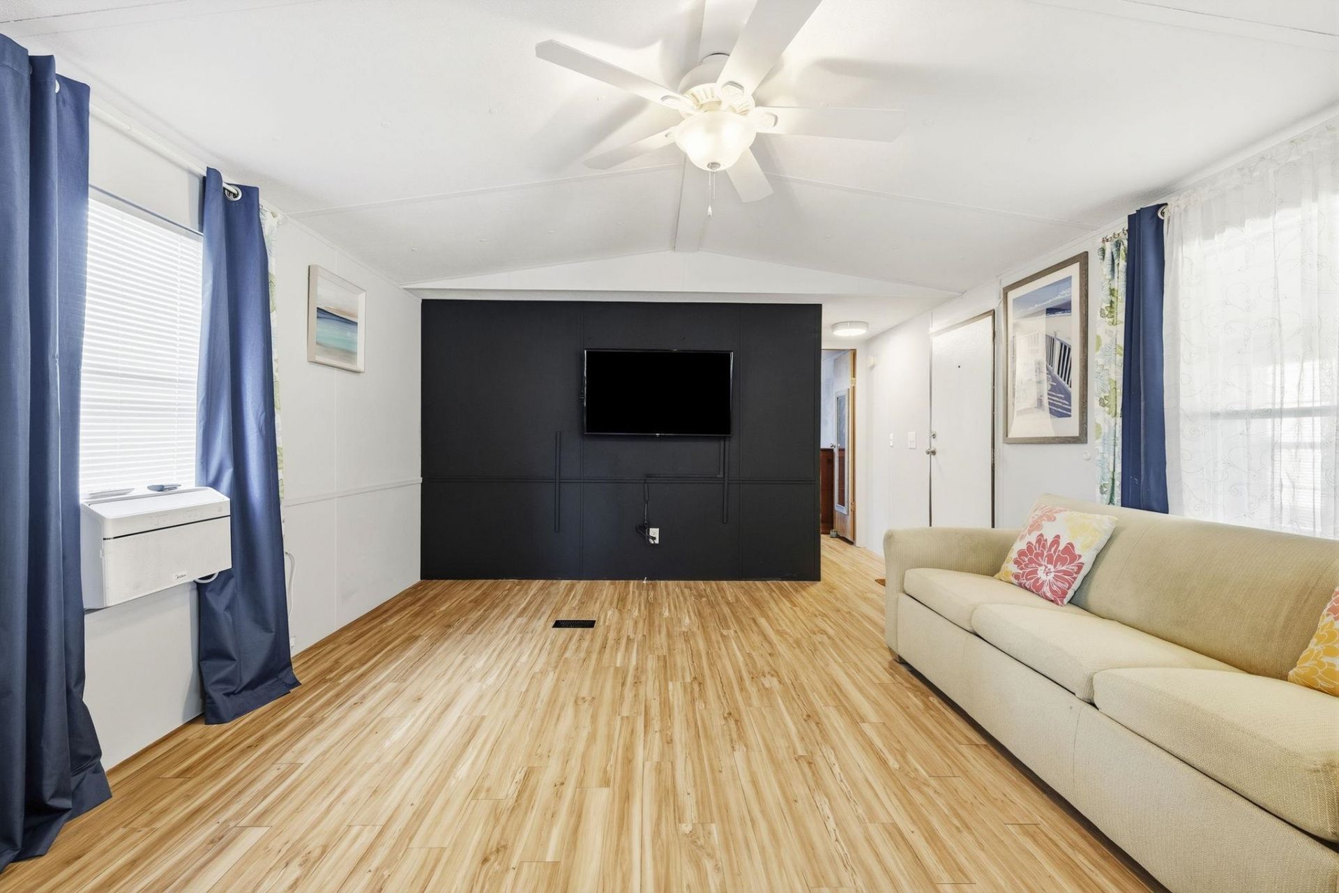 412 Seabreeze Dr. Photo 16
