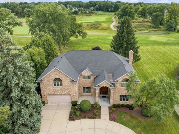 1403 W Wigwam Trail , Mount Prospect, IL 60056