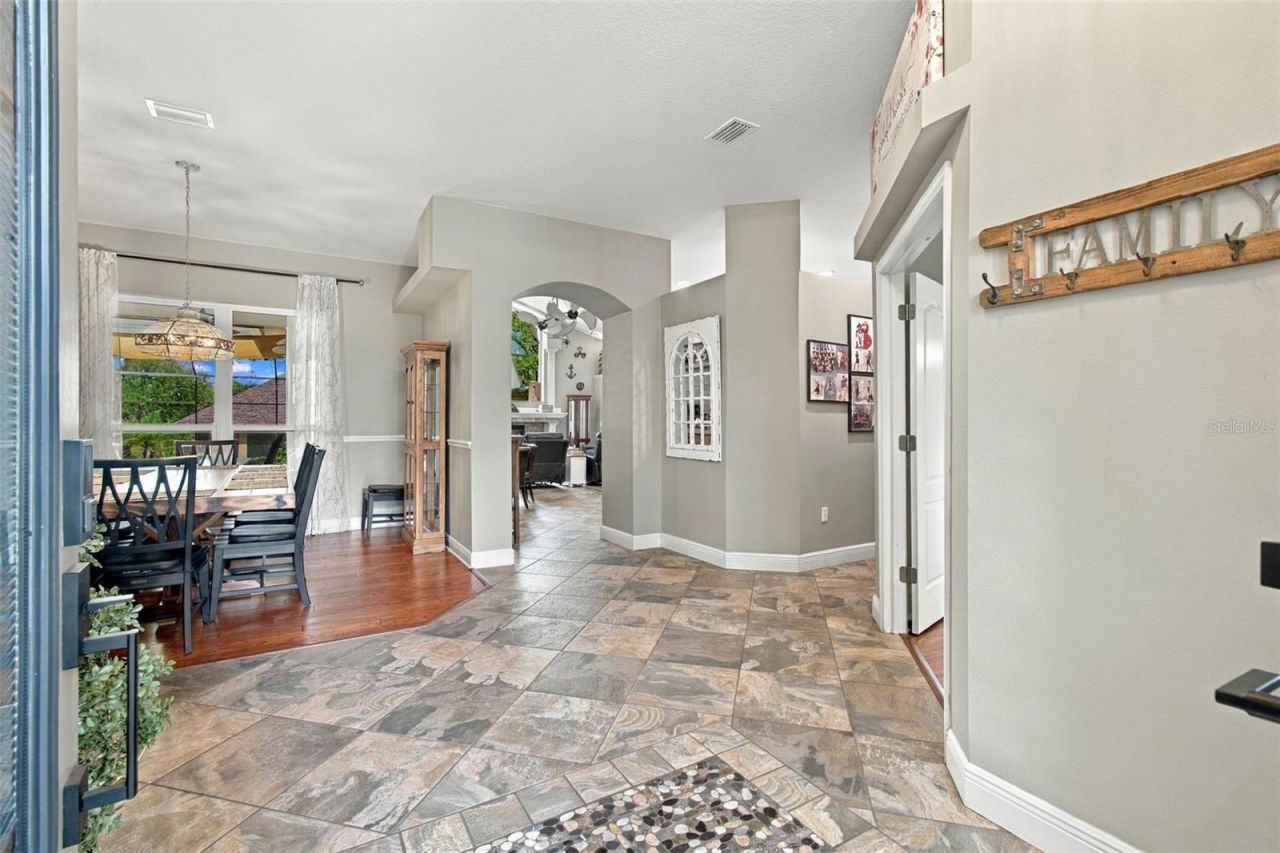 5105 Sylvan Oaks Drive, Valrico, FL 33596 Photo