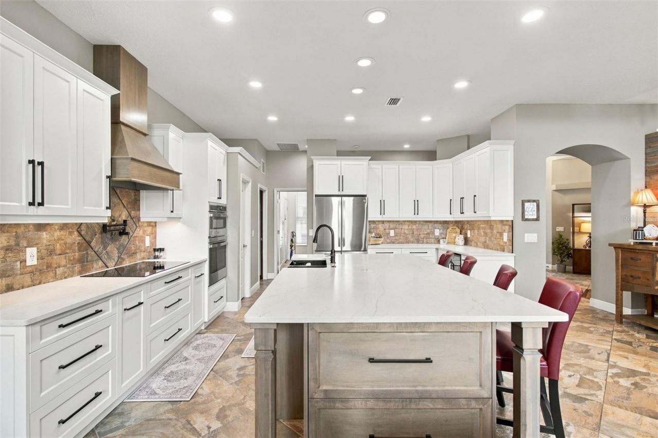 5105 Sylvan Oaks Drive, Valrico, FL 33596 Photo