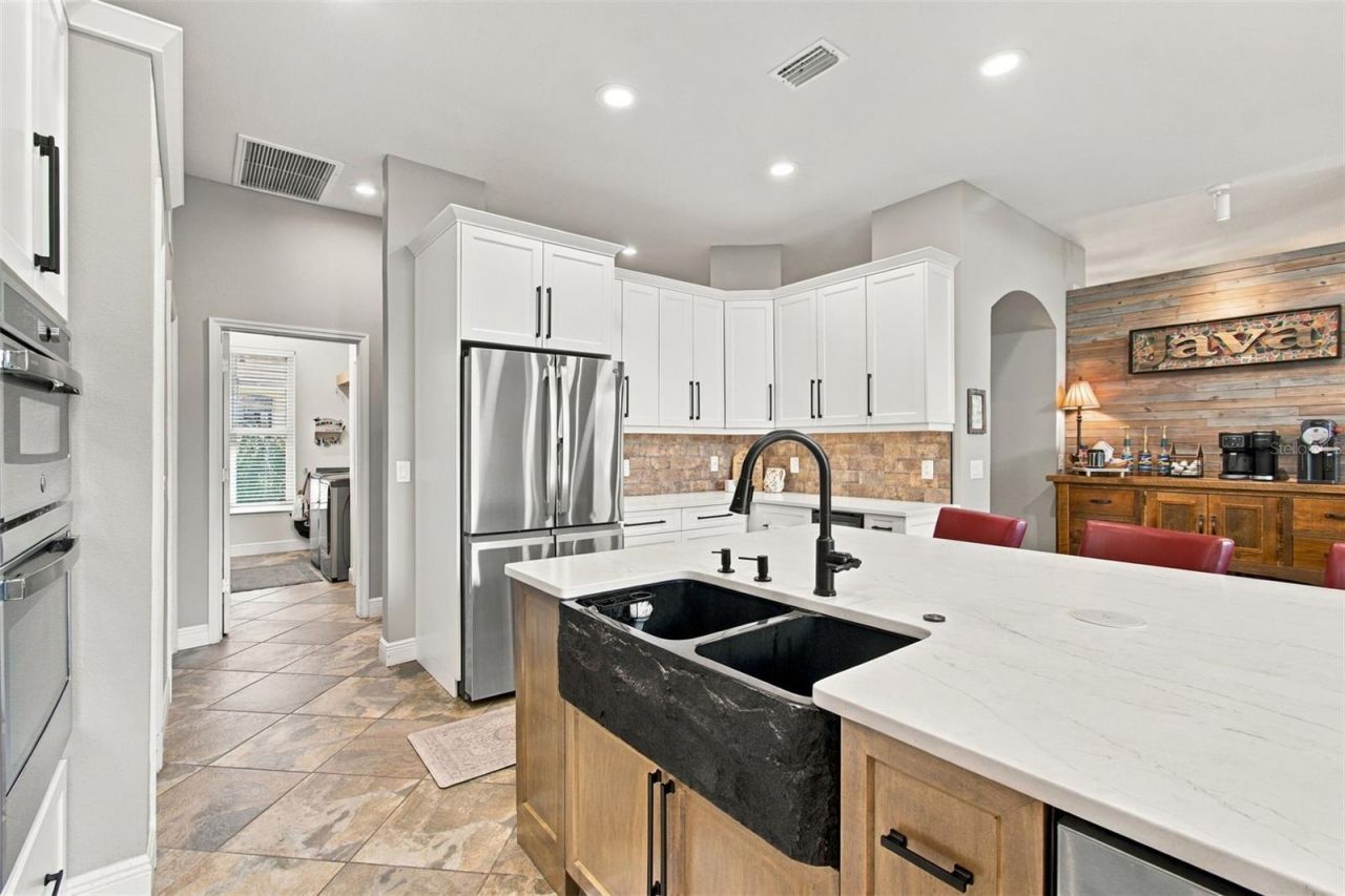 5105 Sylvan Oaks Drive, Valrico, FL 33596 Photo