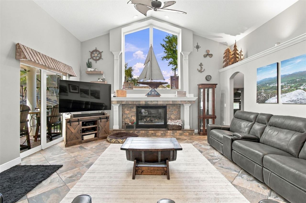 5105 Sylvan Oaks Drive, Valrico, FL 33596 Photo