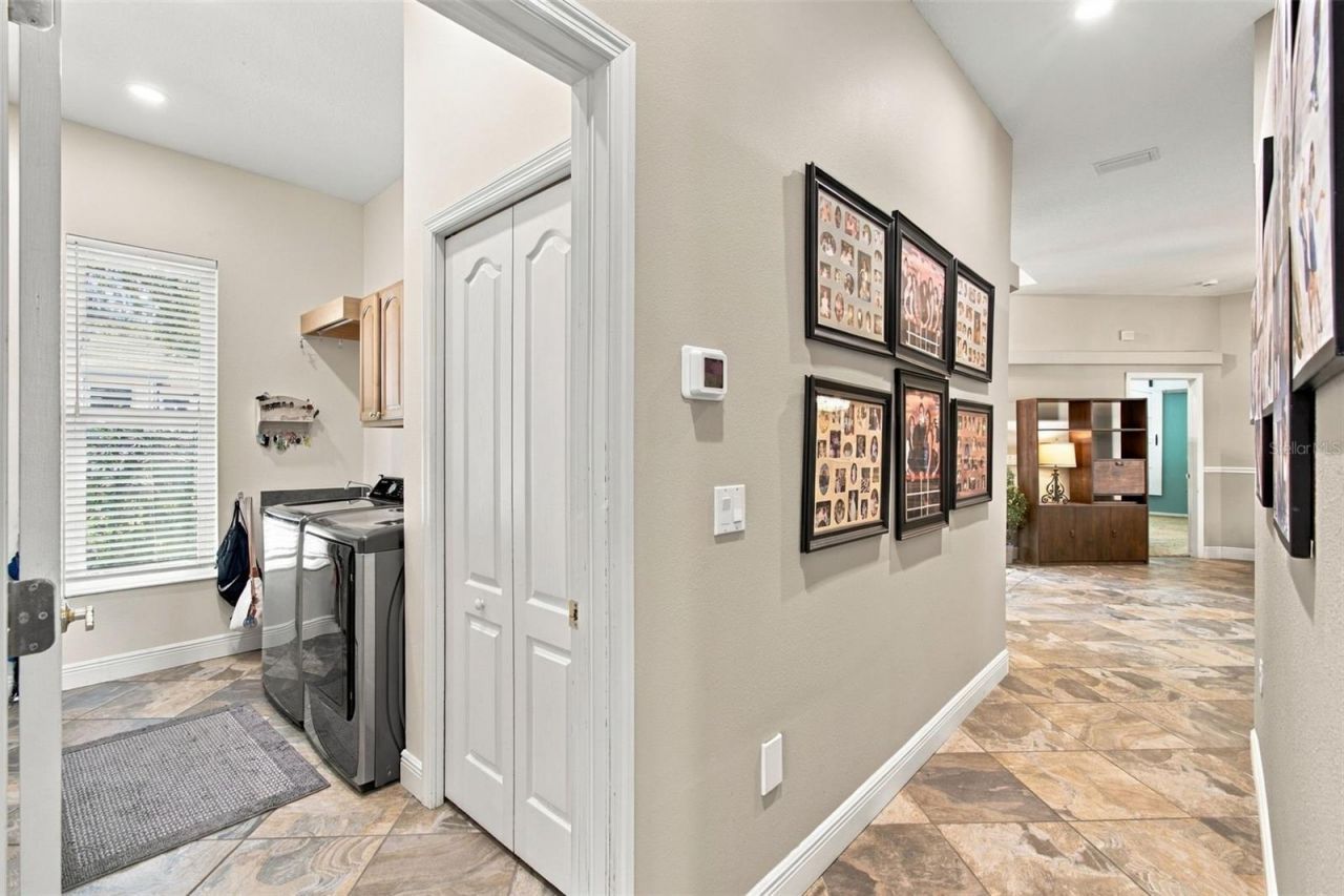 5105 Sylvan Oaks Drive, Valrico, FL 33596 Photo