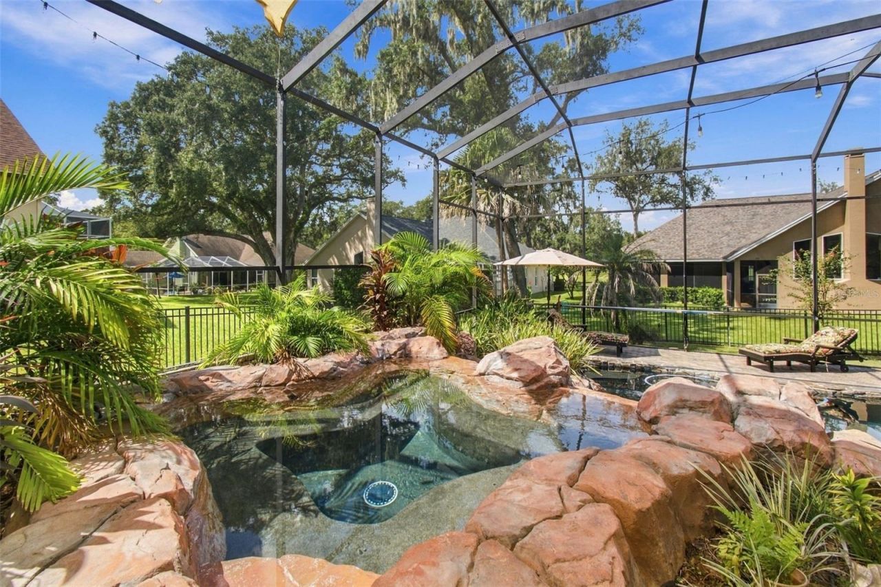 5105 Sylvan Oaks Drive, Valrico, FL 33596 Photo