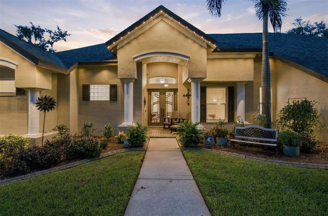 5105 Sylvan Oaks Drive, Valrico, FL 33596 Photo