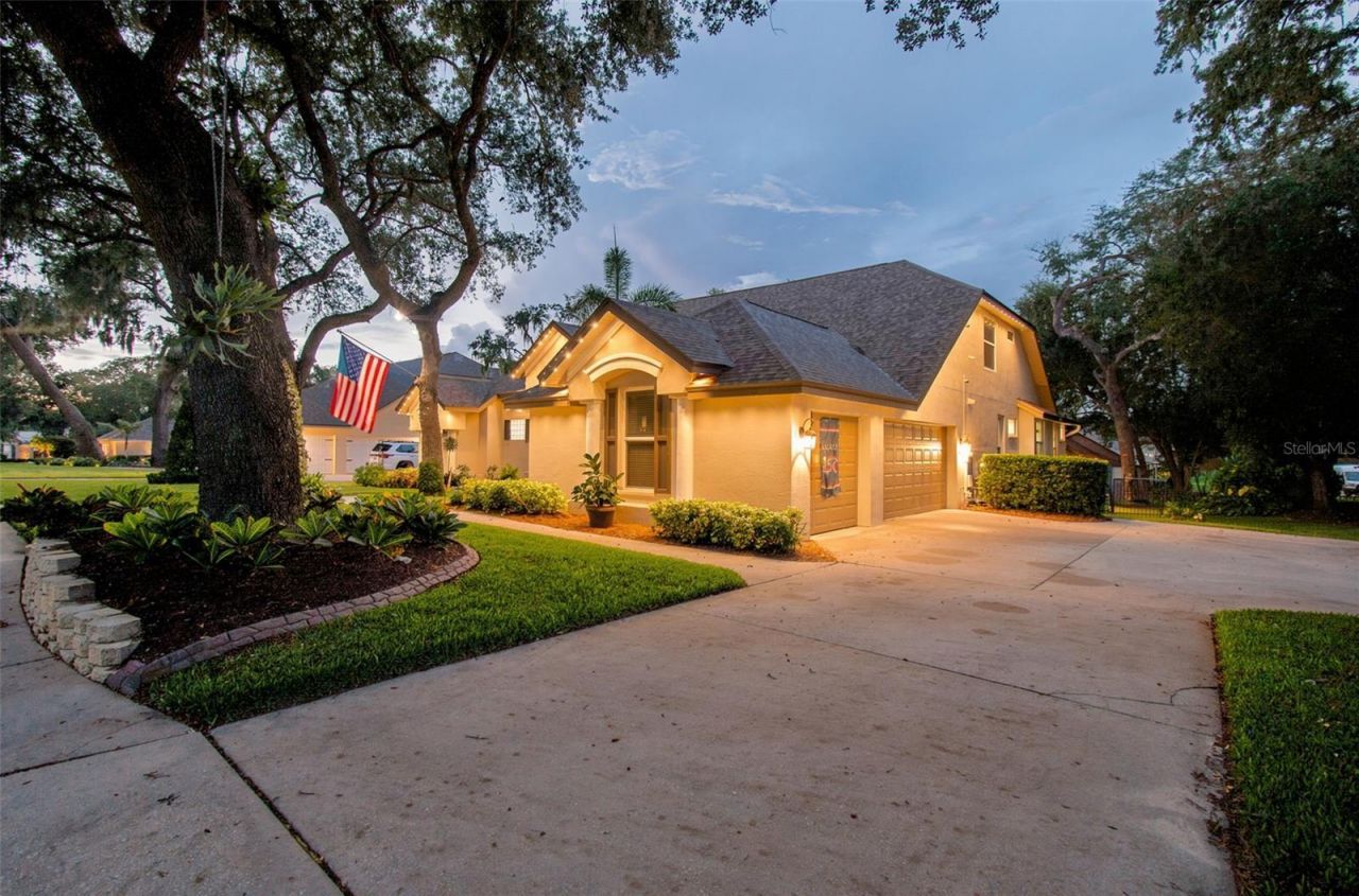 5105 Sylvan Oaks Drive, Valrico, FL 33596 Photo
