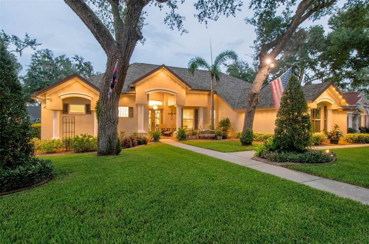 5105 Sylvan Oaks Drive, Valrico, FL 33596 Photo