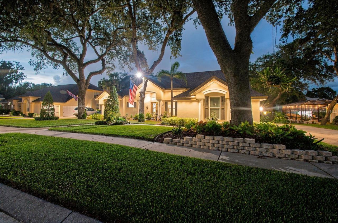 5105 Sylvan Oaks Drive, Valrico, FL 33596 Photo