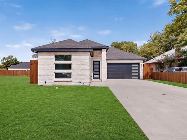 1717 Pear Street , Dallas, TX 75215
