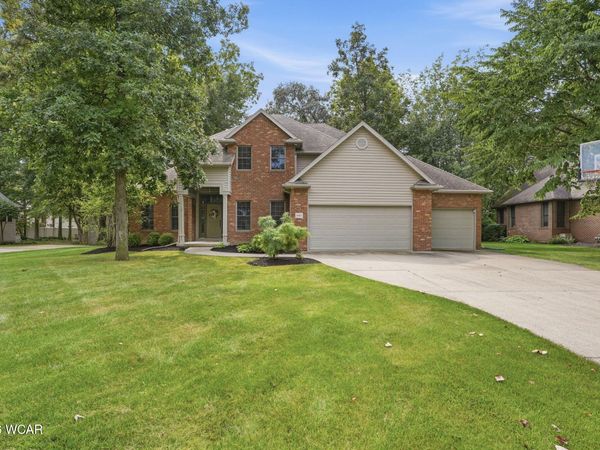 1443 Silver Pine Lane, Findlay, OH 45840