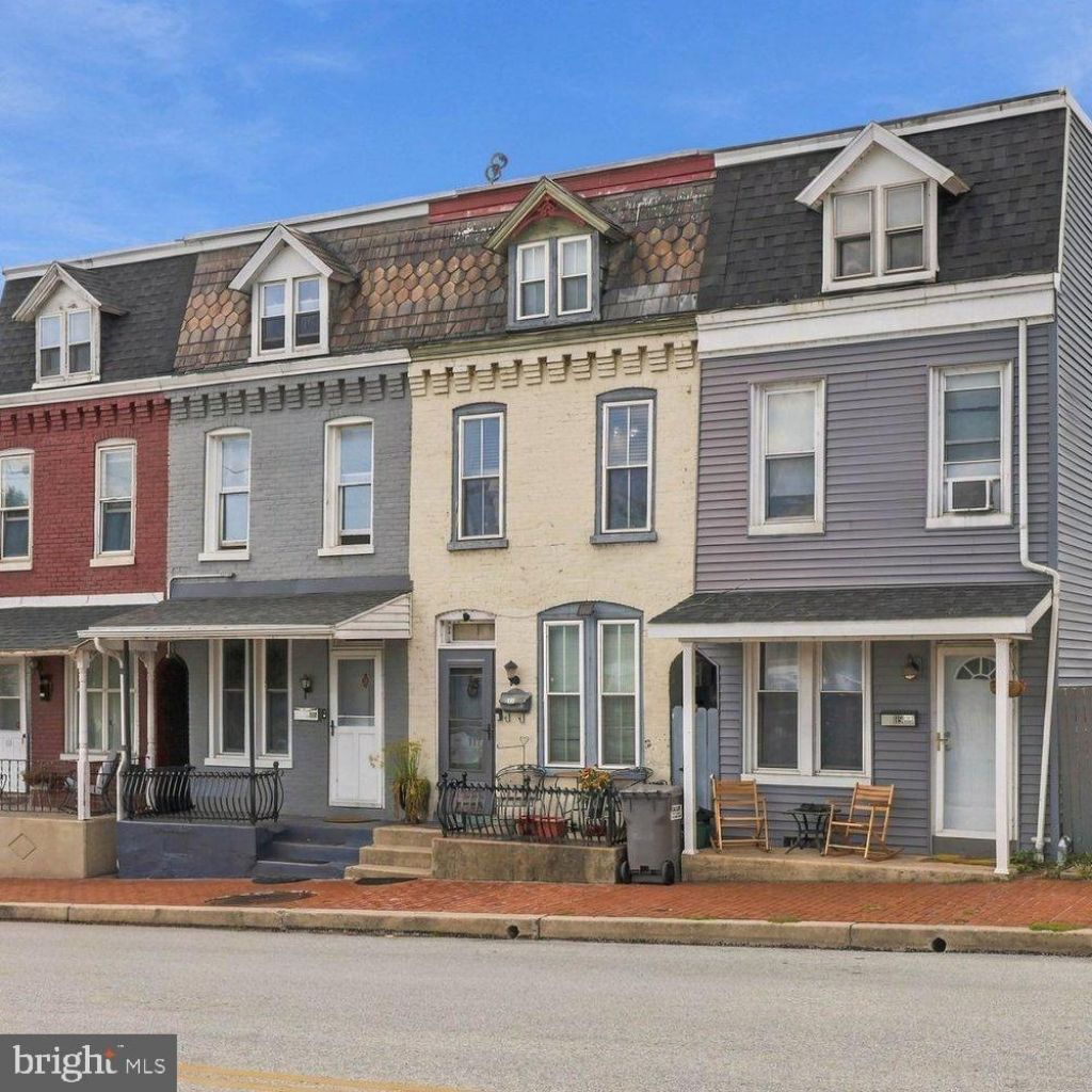 117 LOCUST STREET, COLUMBIA, PA 17512