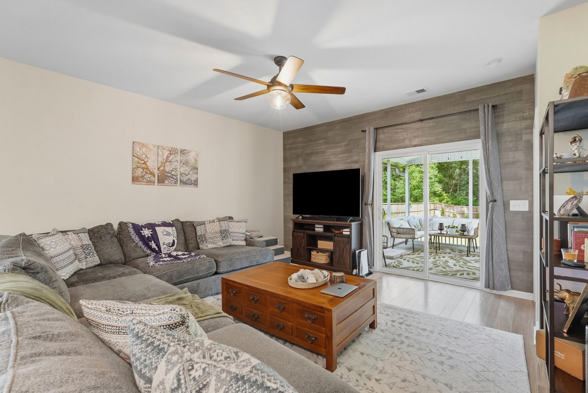 360 Matuskovic Drive Photo 11