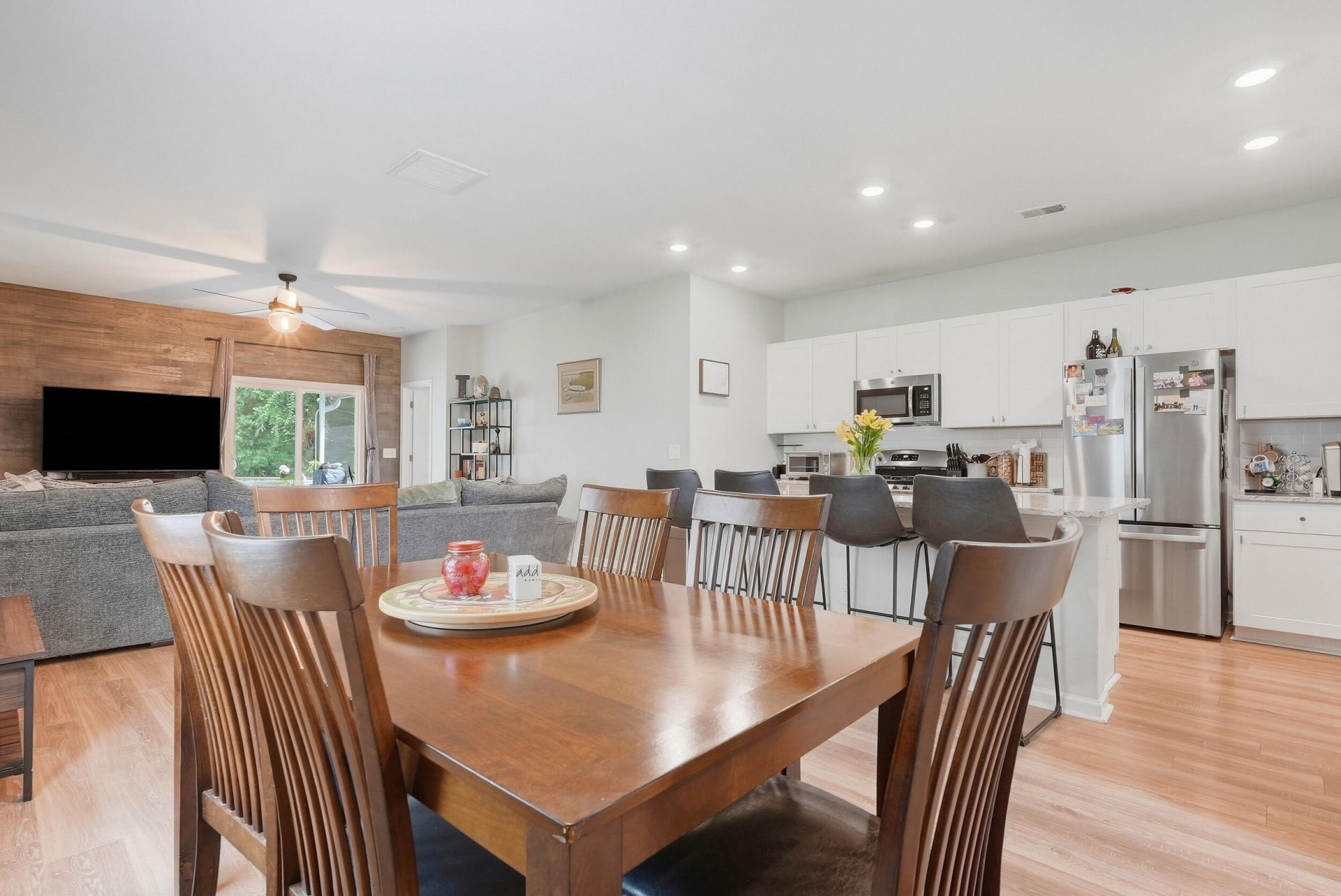 360 Matuskovic Drive Photo 14