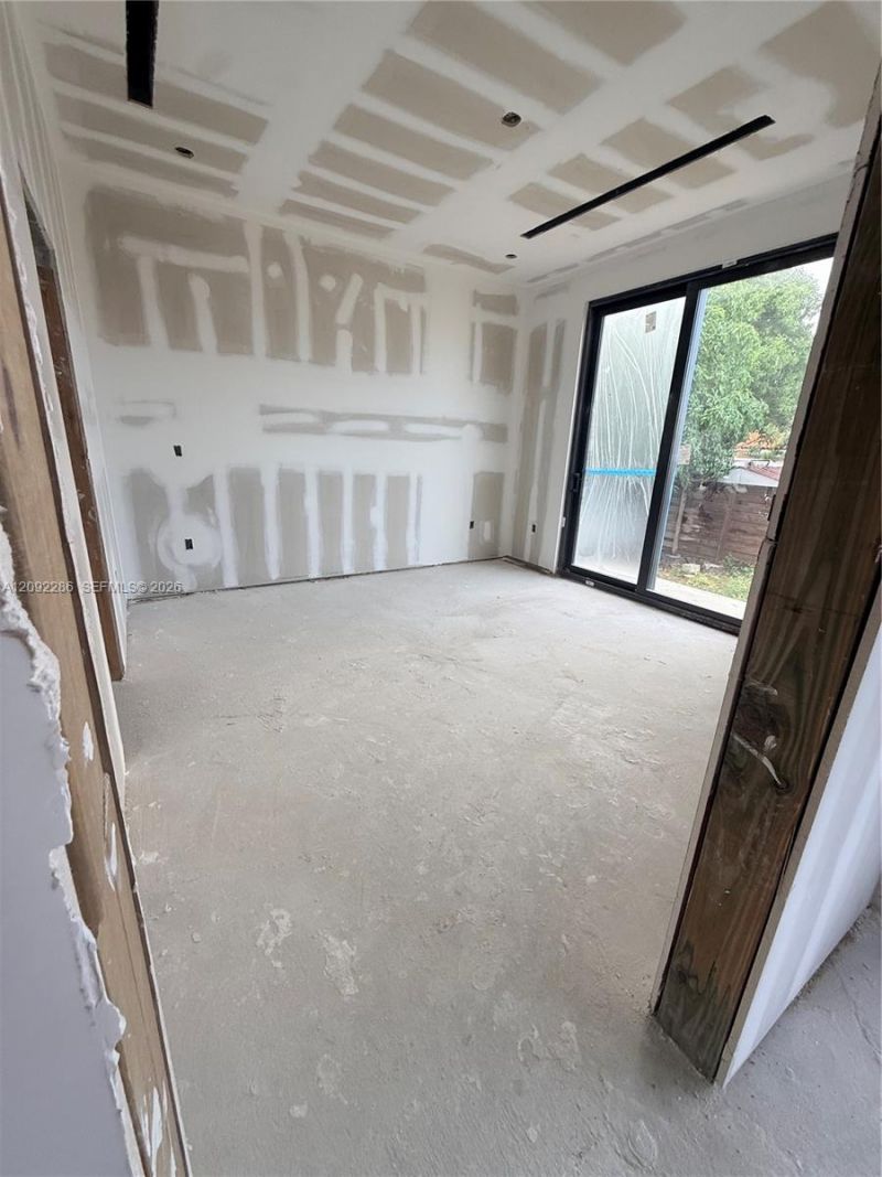 3075 NW 17th St , Miami, FL 33125 Photo