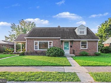 442 W CARACAS AVENUE, HERSHEY, PA 17033