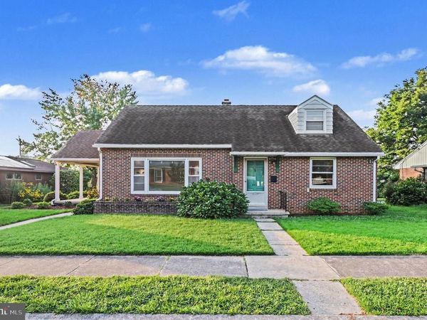442 W CARACAS AVENUE , HERSHEY, PA 17033