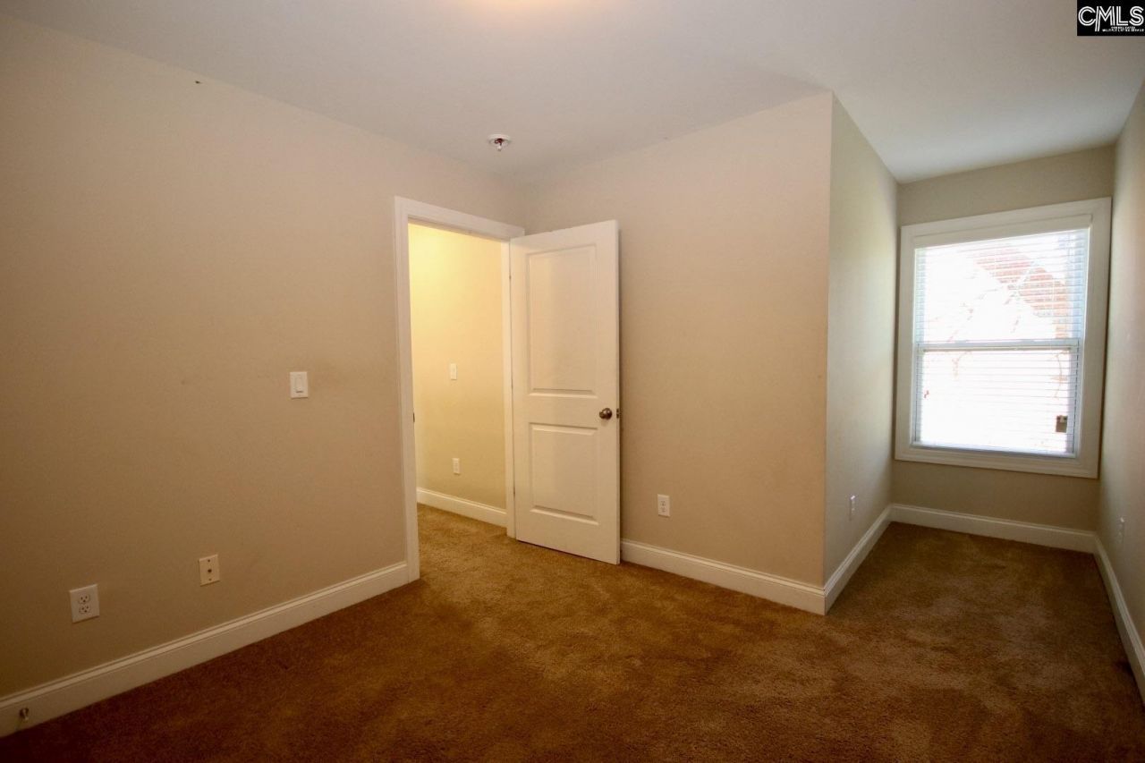 16 Furlong Downs Street Photo 28
