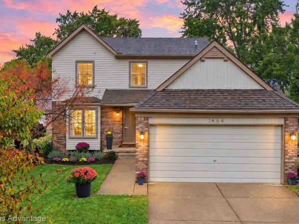 1664 Hanley Court, Birmingham, Mi 48009