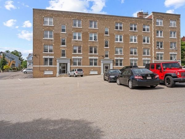 6 Chatham Pl, Unit 8, Worcester, MA 01609