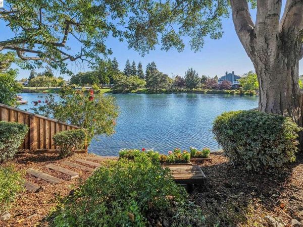 106 Purcell Dr , Alameda, CA 94502