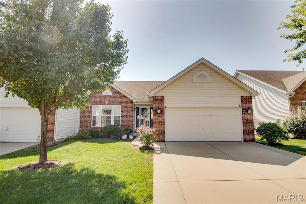 6814 Kensington Drive, Maryville, IL 62062 Main Photo