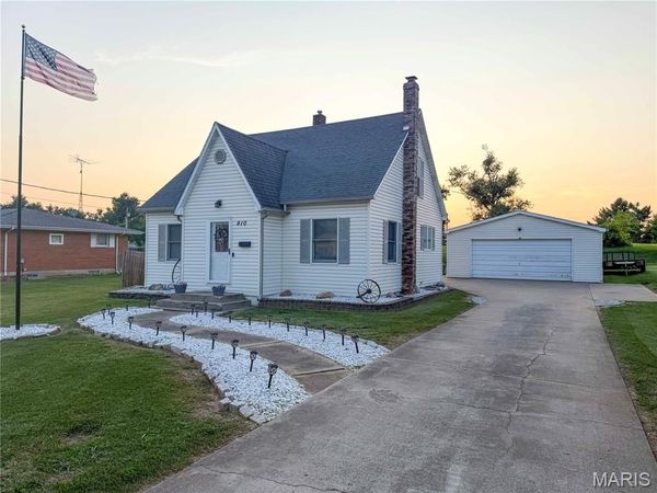 910 Bruce Street , Perryville, MO 63775