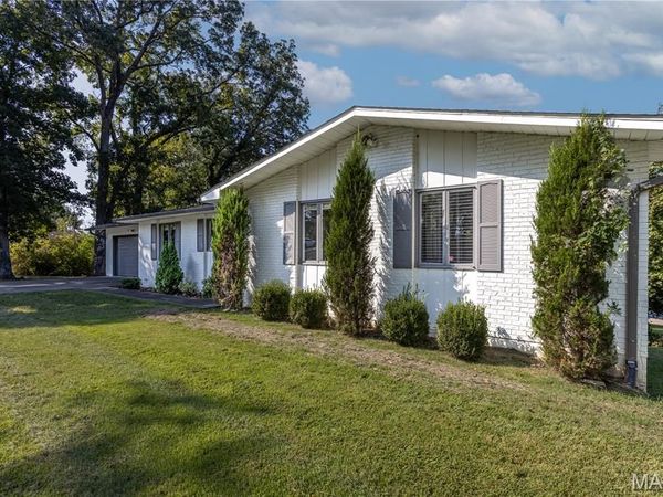 1107 S Shawnee Boulevard, Jackson, MO 63755
