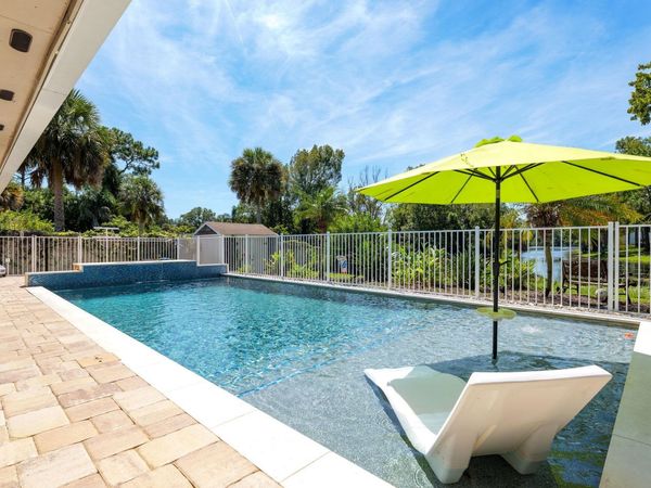 76 Flamingo Dr, Palm Coast, FL 32137