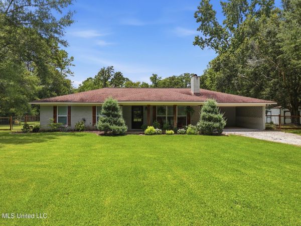 8801 Dixie Street, Ocean Springs, MS 39564