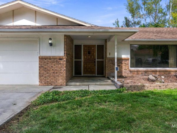 212 Hilldrop St, Caldwell, ID 83605