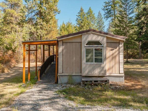 9608 E Ruff Ln, Chattaroy, WA 99003