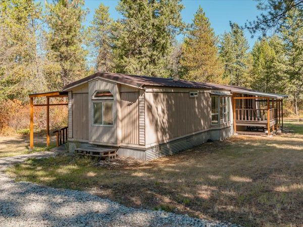9608 E Ruff Ln, Chattaroy, WA 99003