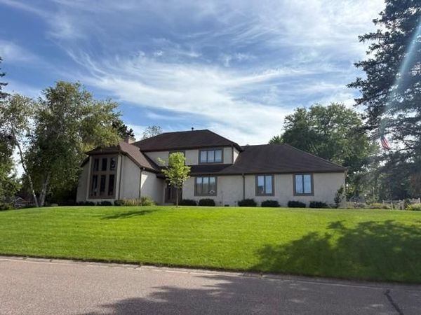 525 Sycamore Circle, Plymouth, MN 55441