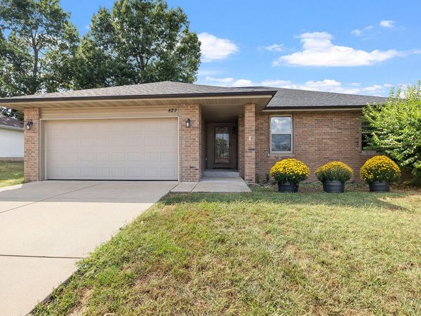 827 N Franklin Avenue , Republic, MO 65738