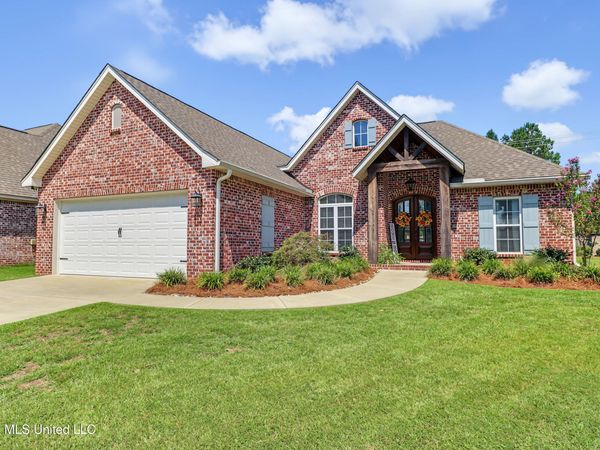 45 Thornbury Lane, Hattiesburg, MS 39402