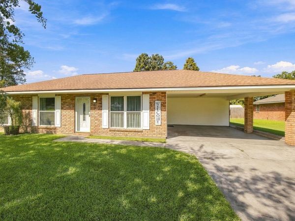 11271 Triche Rd, Gonzales, LA 70737