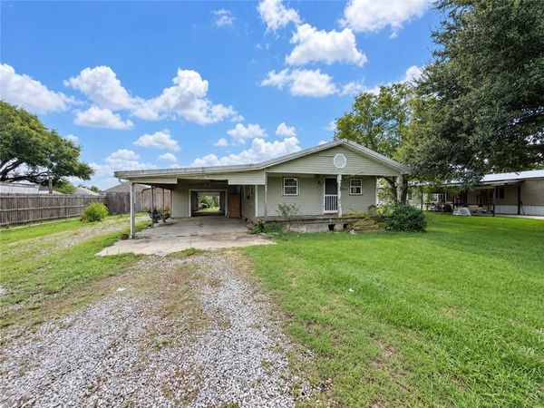 2527 W CAMELLIA Drive , Thibodaux, LA 70301