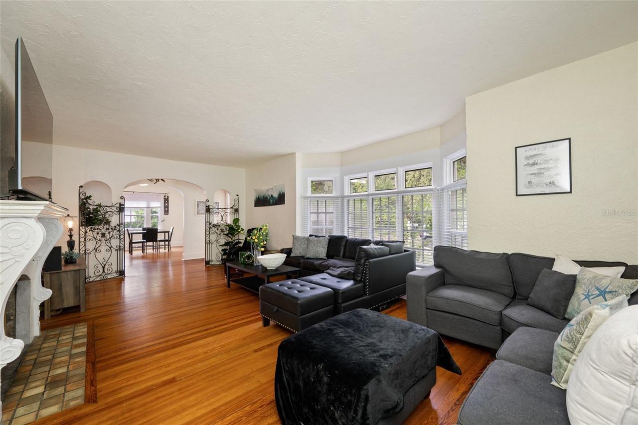 1225 11 Street N, Saint Petersburg, FL 33705 Photo