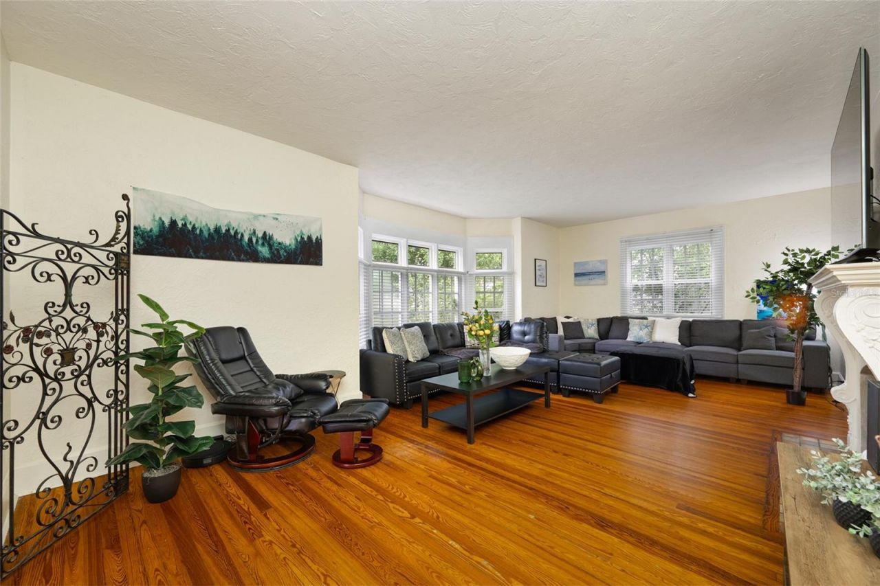 1225 11 Street N, Saint Petersburg, FL 33705 Photo