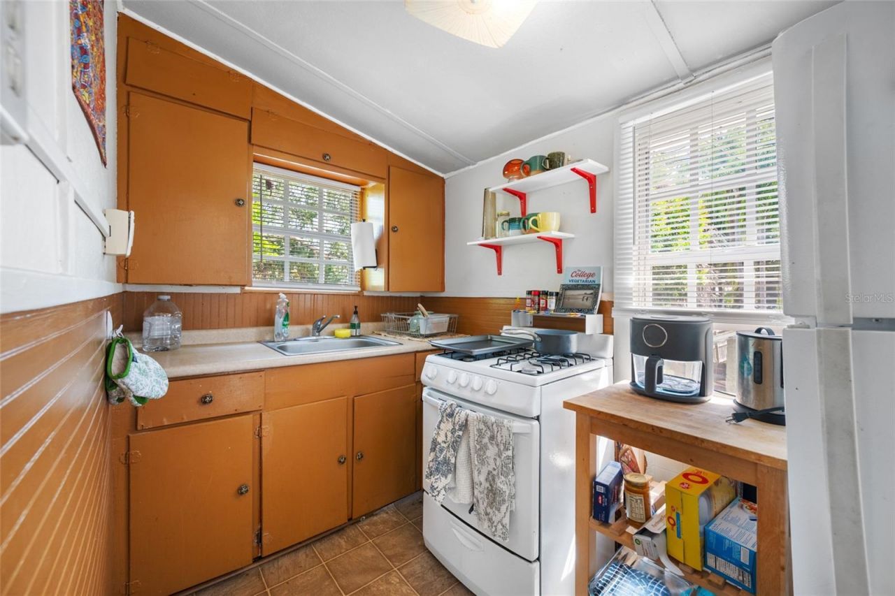 1225 11 Street N, Saint Petersburg, FL 33705 Photo
