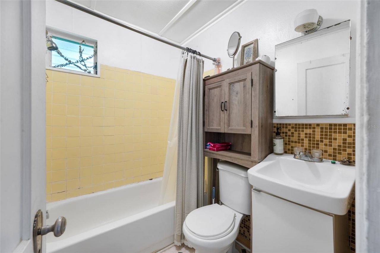 1225 11 Street N, Saint Petersburg, FL 33705 Photo