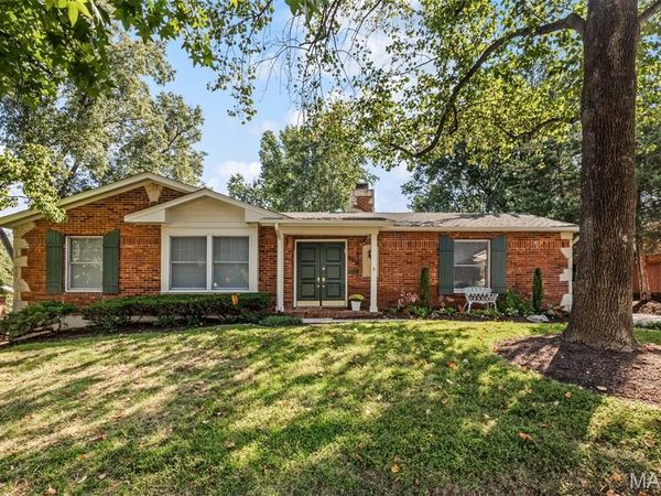 566 Windsor Mill Drive , Ballwin, MO 63011
