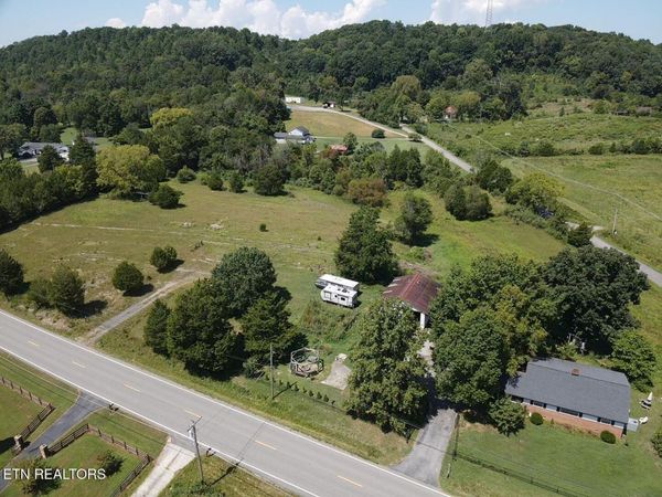 549 Raccoon Valley Rd, Powell, TN 37849