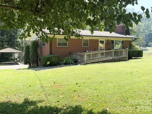 2985 Collettsville Road, Lenoir, NC 28645