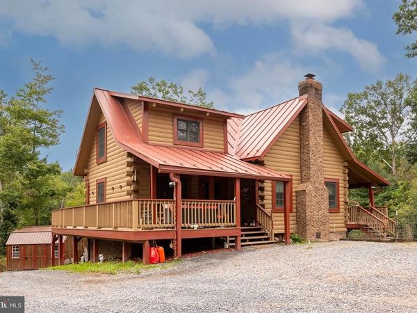 1305 WHISPERING PINES ROAD, PAW PAW, WV 25434